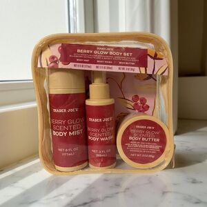 Trader Joe's Berry Glow Scented Body Wash Set -BNWT
